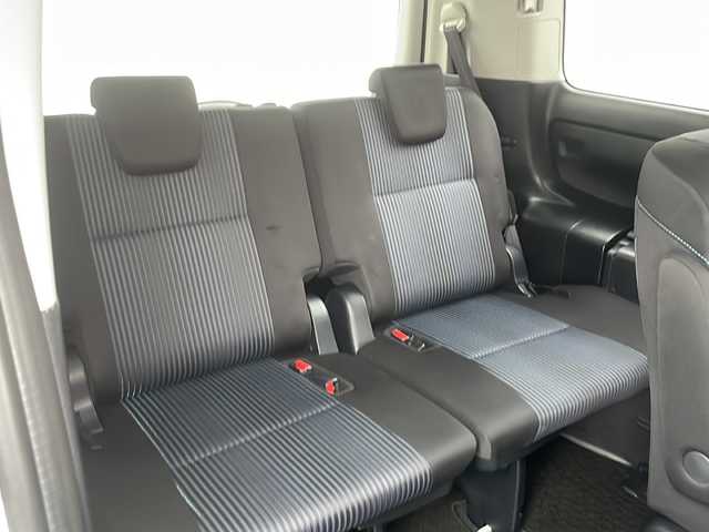 トヨタ ヴォクシー ZS 長野県 2014(平26)年 13.8万km ホワイトパールクリスタルシャイン (株)IDOMが運営する【じしゃロン長野店】の自社ローン専用車両になりますこちらは現金またはオートローンご利用時の価格です。自社ローンご希望の方は別途その旨お申付け下さい/純正9インチナビ/バックカメラ/ステアリングスイッチ/フリップダウンモニター/両側パワースライドドア/純正アルミホイール/純正フロアマット