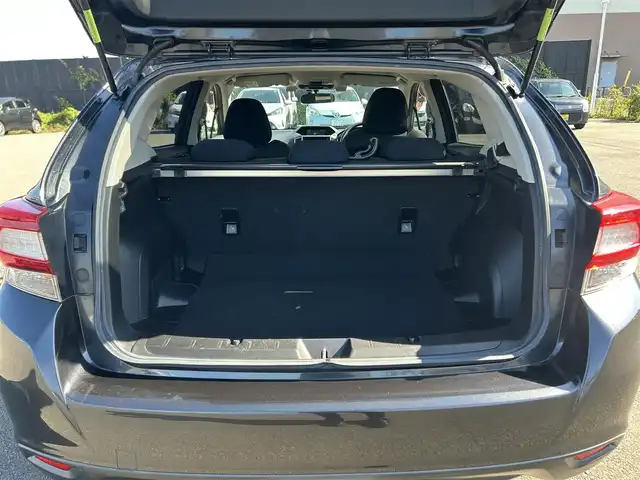 スバル インプレッサ スポーツ 1．6i－Lアイサイト 山形県 2017(平29)年 8.2万km ダークグレーメタリック 4WD/アイサイト/純正メモリナビ/　　【CD　DVD　BT　フルセグ　AUX　MSV】/レーダークルーズコントロール/LEDオートライト/純正16インチアルミホイール/パドルシフト/ステアリングスイッチ/アイドリングストップ/電動格納ミラー/純正フロアマット/リモコンキー/ETC2.0