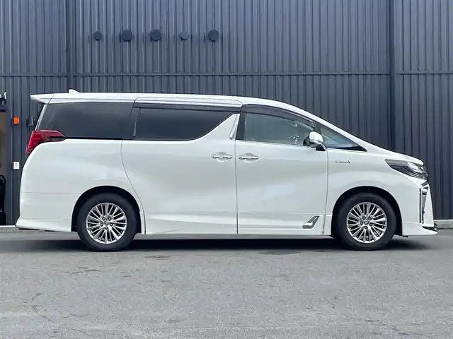 トヨタ アルファードハイブリット S タイプゴールド 福島県 2021(令3)年 7.6万km ホワイトパールクリスタルシャイン ワンオーナー/TRDエアロ/サンルーフ/レーダークルーズコントロール/プリクラッシュセーフティ/レーンキープ/ブラインドスポット/オートマチックハイビーム/デジタルインナーミラー/三眼LEDヘッドライト/純正ナビ/フルセグTV/バックカメラ/フリップダウンモニター/ビルトインETC/パワーバックドア/前後ドライブレコーダー/社外GPSレーダー/純正エンジンスターター/オートホールド/コーナーセンサー/ヒッチメンバー/純正17インチAW/取扱説明書/保証書/スペアキー