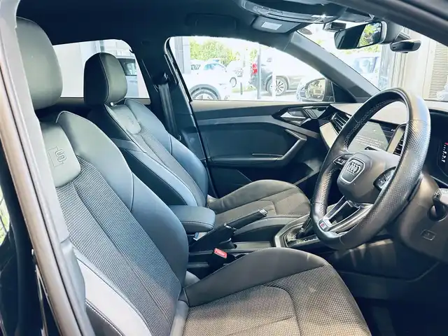 アウディ Ａ１ SB 25TFSI Sライン 大阪府 2022(令4)年 3.1万km ミトスブラックメタリック コンビニエンスP/アシスタンスP/Sラインインテリア＋P/ＡＣＣ/バーチャルコックピット/純正ナビ/ＴＶ/バックカメラ/純正17インチＡＷ/サイドアシスト/クリアランスソナー/パドルシフト/ハーフレザー/シートヒーター/ETC/ドラレコ/レーダー探知機