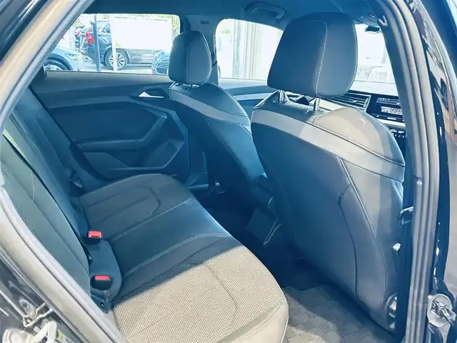 アウディ Ａ１ SB 25TFSI Sライン 大阪府 2022(令4)年 3.1万km ミトスブラックメタリック コンビニエンスP/アシスタンスP/Sラインインテリア＋P/ＡＣＣ/バーチャルコックピット/純正ナビ/ＴＶ/バックカメラ/純正17インチＡＷ/サイドアシスト/クリアランスソナー/パドルシフト/ハーフレザー/シートヒーター/ETC/ドラレコ/レーダー探知機