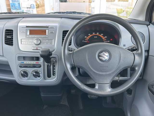 スズキ ワゴンＲ FX 富山県 2012(平24)年 6.3万km シルキーシルバーメタリック 禁煙車/CD/純正フロアマット/社外AW/リモコンキー