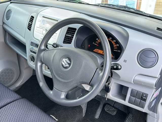 スズキ ワゴンＲ FX 富山県 2012(平24)年 6.3万km シルキーシルバーメタリック 禁煙車/CD/純正フロアマット/社外AW/リモコンキー