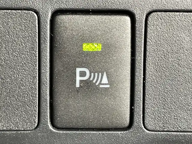 トヨタ ルーミー カスタムG－T 神奈川県 2021(令3)年 2.2万km ブラックマイカメタリック/ファイアークォーツレッドメタリック 純正9型SDナビゲーション【NSZT-Y68T】/AM FM Bluetooth フルセグ HDMI CD DVD USB/バックカメラ/両側パワースライドドア/純正フリップダウンモニター/スマートアシスト/衝突回避支援ブレーキ機能/車線逸脱警報機能/衝突警報機能/ふらつき警報/ブレーキ制御付誤発進抑制機能/サイドビューランプ/先行車発進お知らせ機能/コーナーセンサー/アダプティブクルーズコントロール/アダプティブドライビングビーム/路側逸脱警報/標識認識機能/前方ドライブレコーダー/革巻きステアリング/ステアリングリモコン/シートヒーター/電子パーキングブレーキ/オートホールド/ビルトインETC2.0/純正フロアマット/プッシュスタート/スマートキー/スペアキー/純正15インチアルミホイル/LEDヘッドライト/オートライト/オートマチックハイビーム/ドアバイザー