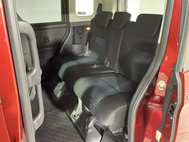 トヨタ ルーミー カスタムG－T 神奈川県 2021(令3)年 2.2万km ブラックマイカメタリック/ファイアークォーツレッドメタリック 純正9型SDナビゲーション【NSZT-Y68T】/AM FM Bluetooth フルセグ HDMI CD DVD USB/バックカメラ/両側パワースライドドア/純正フリップダウンモニター/スマートアシスト/衝突回避支援ブレーキ機能/車線逸脱警報機能/衝突警報機能/ふらつき警報/ブレーキ制御付誤発進抑制機能/サイドビューランプ/先行車発進お知らせ機能/コーナーセンサー/アダプティブクルーズコントロール/アダプティブドライビングビーム/路側逸脱警報/標識認識機能/前方ドライブレコーダー/革巻きステアリング/ステアリングリモコン/シートヒーター/電子パーキングブレーキ/オートホールド/ビルトインETC2.0/純正フロアマット/プッシュスタート/スマートキー/スペアキー/純正15インチアルミホイル/LEDヘッドライト/オートライト/オートマチックハイビーム/ドアバイザー