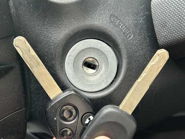 ホンダ フリード G ジャストセレクション 新潟県 2010(平22)年 10.4万km プレミアムホワイトパール 社外ナビ【フルセグTV/FM・AM/】/バックカメラ/後席モニター/ETC/ドライブレコーダー/片側パワースライドドア/スペアキー2本/純正フロアマット/HIDヘッドライト