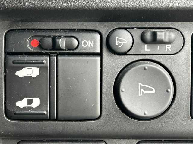 ホンダ フリード G ジャストセレクション 新潟県 2010(平22)年 10.4万km プレミアムホワイトパール 社外ナビ【フルセグTV/FM・AM/】/バックカメラ/後席モニター/ETC/ドライブレコーダー/片側パワースライドドア/スペアキー2本/純正フロアマット/HIDヘッドライト