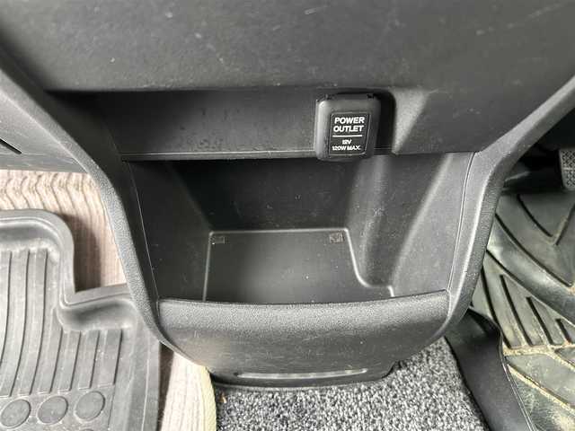 ホンダ フリード G ジャストセレクション 新潟県 2010(平22)年 10.4万km プレミアムホワイトパール 社外ナビ【フルセグTV/FM・AM/】/バックカメラ/後席モニター/ETC/ドライブレコーダー/片側パワースライドドア/スペアキー2本/純正フロアマット/HIDヘッドライト