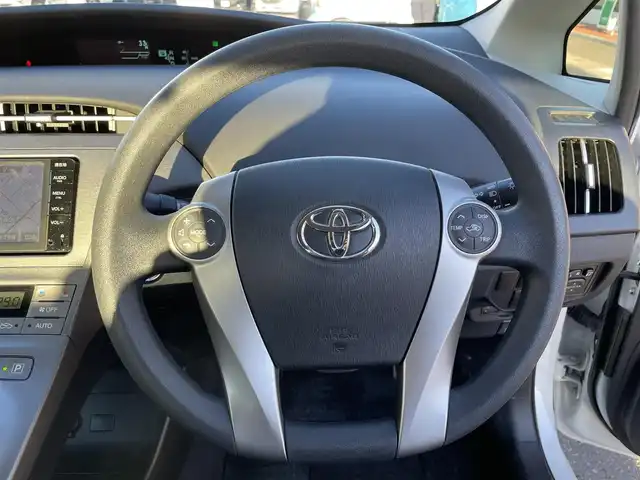 トヨタ プリウス L 長野県 2015(平27)年 9.3万km 白 ワンオーナー/保証書/取扱説明書/ワンセグテレビ/AM/FM/Bluetooth/プッシュスタート/パワーウィンドウ/アイドリングストップ/スマートキー/スペアキー/ETC/バックカメラ/純正フロアマット/純正15インチAW/オートライト/ハロゲンヘッドライト/ドアバイザー/電動格納ミラー