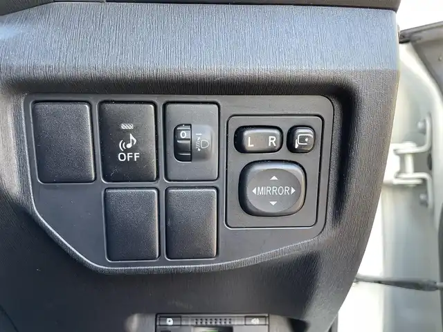 トヨタ プリウス L 長野県 2015(平27)年 9.3万km 白 ワンオーナー/保証書/取扱説明書/ワンセグテレビ/AM/FM/Bluetooth/プッシュスタート/パワーウィンドウ/アイドリングストップ/スマートキー/スペアキー/ETC/バックカメラ/純正フロアマット/純正15インチAW/オートライト/ハロゲンヘッドライト/ドアバイザー/電動格納ミラー