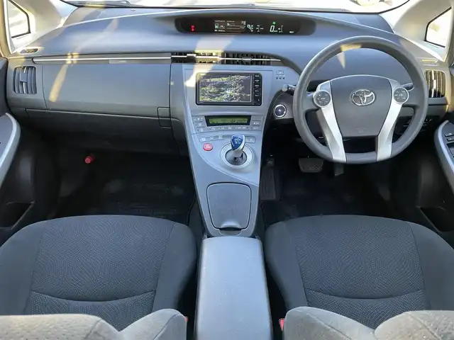 トヨタ プリウス L 長野県 2015(平27)年 9.3万km 白 ワンオーナー/保証書/取扱説明書/ワンセグテレビ/AM/FM/Bluetooth/プッシュスタート/パワーウィンドウ/アイドリングストップ/スマートキー/スペアキー/ETC/バックカメラ/純正フロアマット/純正15インチAW/オートライト/ハロゲンヘッドライト/ドアバイザー/電動格納ミラー