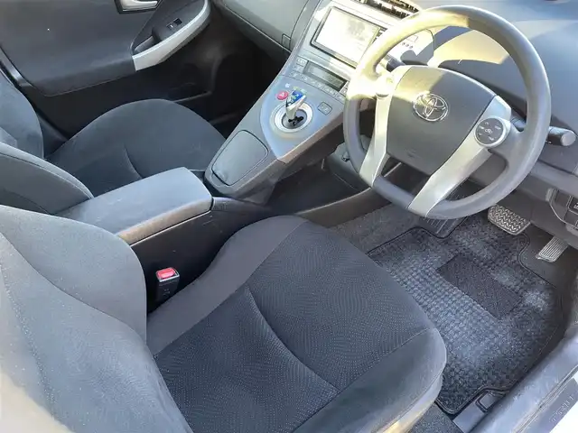 トヨタ プリウス L 長野県 2015(平27)年 9.3万km 白 ワンオーナー/保証書/取扱説明書/ワンセグテレビ/AM/FM/Bluetooth/プッシュスタート/パワーウィンドウ/アイドリングストップ/スマートキー/スペアキー/ETC/バックカメラ/純正フロアマット/純正15インチAW/オートライト/ハロゲンヘッドライト/ドアバイザー/電動格納ミラー