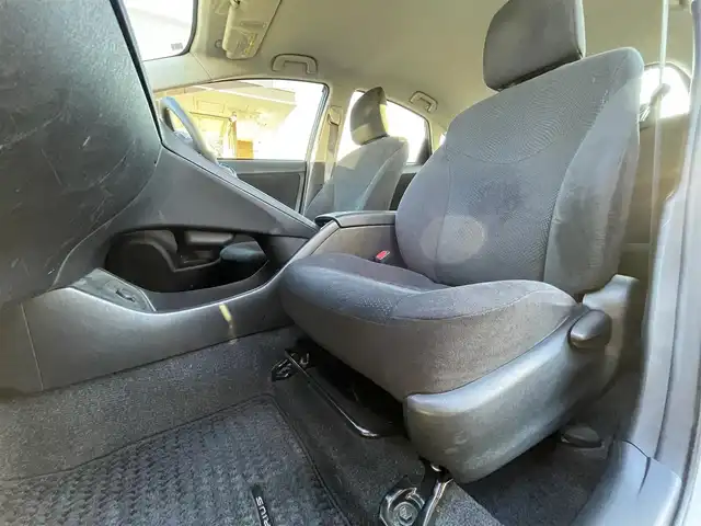 トヨタ プリウス L 長野県 2015(平27)年 9.3万km 白 ワンオーナー/保証書/取扱説明書/ワンセグテレビ/AM/FM/Bluetooth/プッシュスタート/パワーウィンドウ/アイドリングストップ/スマートキー/スペアキー/ETC/バックカメラ/純正フロアマット/純正15インチAW/オートライト/ハロゲンヘッドライト/ドアバイザー/電動格納ミラー