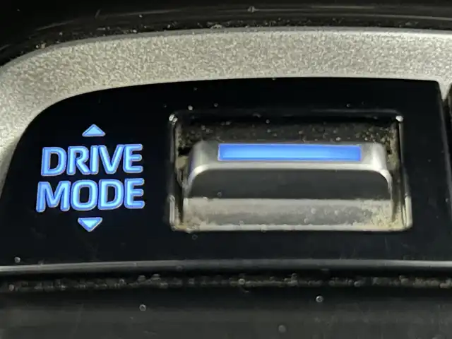 トヨタ カローラ スポーツ G 道央・札幌 2018(平30)年 5.6万km ブラッキッシュアゲハガラスフレーク ・４WD/・寒冷地仕様/・純正メモリナビ/　フルセグ/BT/CD/DVD/・バックカメラ/・トヨタセーフティセンス/・プリクラッシュセーフティ/・レーンキープアシスト/・レーダークルーズコントロール/・オートハイビーム/・ブラインドスポットモニター/・ロードサインアシスト/・ステアリングヒーター/・ミラーヒーター/・アイドリングストップ/・横滑り防止装置/・ドアロック連動ミラー/・パドルシフト/・純正フロアマット/・純正AW16インチ/・スマートキー/・プッシュスタート/・取扱説明書/・保証書