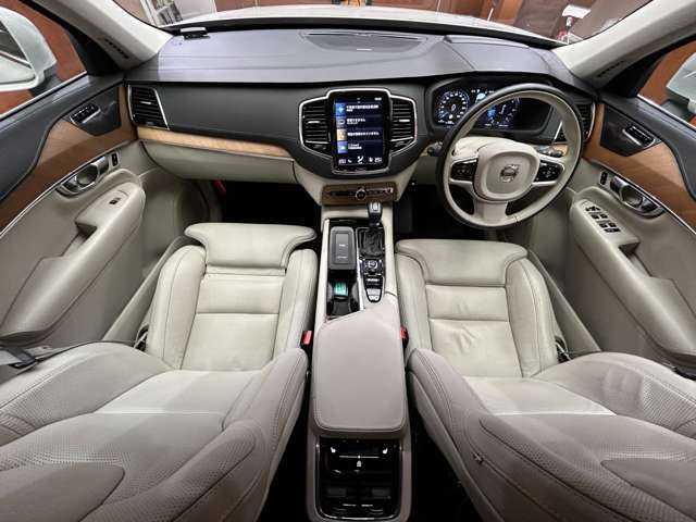 ボルボ ＸＣ９０ D5 AWD インスクリプション 千葉県 2020(令2)年 4.2万km 白 ＡＣＣ　/白革　/ｈａｒｍａｎｋａｒｄｏｎサウンド　/ＨＵＤ　/ナビ　/ＴＶ　/３６０°　/シートＨ　/ベンチレーション　/Ｂｌｕｅｔｏｏｔｈ接続　/電動リアゲート　/純正２０インチＡＷ　/ワンオーナー　/ドラレコ　/ＥＴＣ