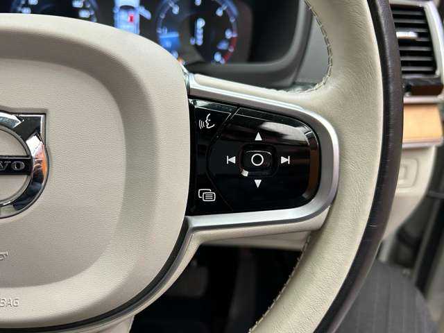 ボルボ ＸＣ９０ D5 AWD インスクリプション 千葉県 2020(令2)年 4.2万km 白 ＡＣＣ　/白革　/ｈａｒｍａｎｋａｒｄｏｎサウンド　/ＨＵＤ　/ナビ　/ＴＶ　/３６０°　/シートＨ　/ベンチレーション　/Ｂｌｕｅｔｏｏｔｈ接続　/電動リアゲート　/純正２０インチＡＷ　/ワンオーナー　/ドラレコ　/ＥＴＣ