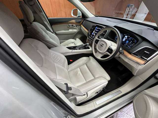 ボルボ ＸＣ９０ D5 AWD インスクリプション 千葉県 2020(令2)年 4.2万km 白 ＡＣＣ　/白革　/ｈａｒｍａｎｋａｒｄｏｎサウンド　/ＨＵＤ　/ナビ　/ＴＶ　/３６０°　/シートＨ　/ベンチレーション　/Ｂｌｕｅｔｏｏｔｈ接続　/電動リアゲート　/純正２０インチＡＷ　/ワンオーナー　/ドラレコ　/ＥＴＣ