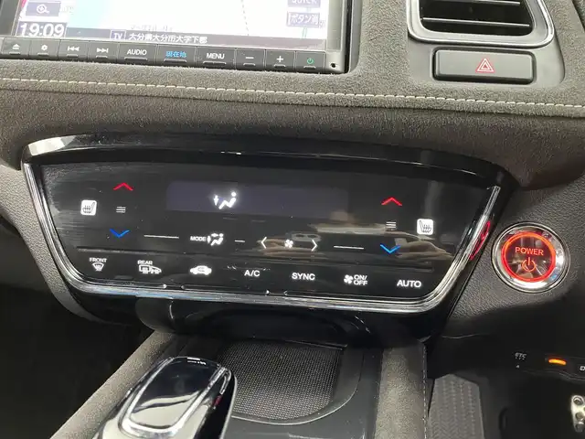 ホンダ ヴェゼル ハイブリッド RS ホンダセンシング 大分県 2019(令1)年 1.9万km プレミアムクリスタルブルークリスタル 純正ナビ/CD/DVD/BT/ワンセグ/ETC/電子パーキング/オートホールド/シートヒーター（Ｄ／Ｎ）/ホンダセンシング/衝突軽減ブレーキ/レーンキープアシスト/先行発進お知らせ/レーダークルーズ/バックカメラ/ハーフレザーシート/スペアキー×１
