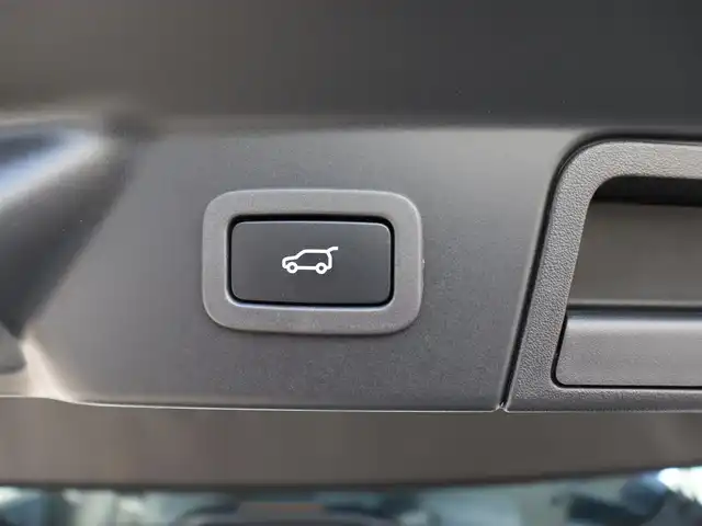 ランドローバー レンジローバーヴェラール Rダイナミック S 180PS 宮城県 2017(平29)年 6.3万km フジホワイト ワンオーナー　/純正ナビ【ＢＴ／ＵＳＢ/フルセグTV】/３６０°カメラ　/ハーフレザーシート　/パドルシフト　/前席パワーシート/運転席メモリー付き　/前方ドライブレコーダー　/ステアリングアシスト　/レーンキープアシスト/ブラインドスポットアシスト　/アダプティブクルーズコントロール　/前席シートヒーター/ダウンヒルアシストコントロール/ブラインドスポットアシスト/衝突回避/パワーテールゲート/LEDヘッドライト/純正19インチAW/スマートキー/禁煙車