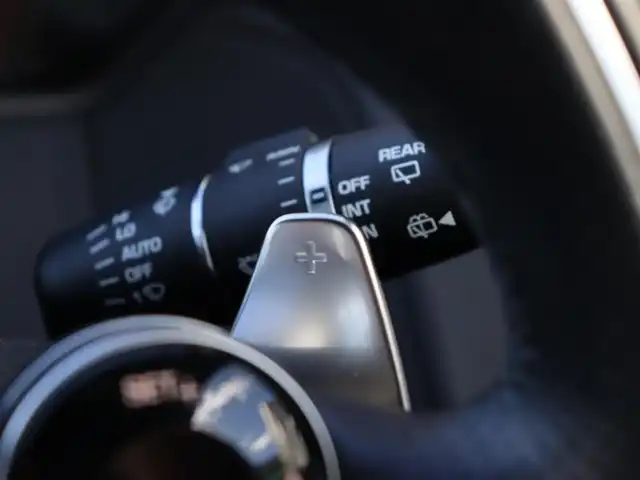 ランドローバー レンジローバーヴェラール Rダイナミック S 180PS 宮城県 2017(平29)年 6.3万km フジホワイト ワンオーナー　/純正ナビ【ＢＴ／ＵＳＢ/フルセグTV】/３６０°カメラ　/ハーフレザーシート　/パドルシフト　/前席パワーシート/運転席メモリー付き　/前方ドライブレコーダー　/ステアリングアシスト　/レーンキープアシスト/ブラインドスポットアシスト　/アダプティブクルーズコントロール　/前席シートヒーター/ダウンヒルアシストコントロール/ブラインドスポットアシスト/衝突回避/パワーテールゲート/LEDヘッドライト/純正19インチAW/スマートキー/禁煙車