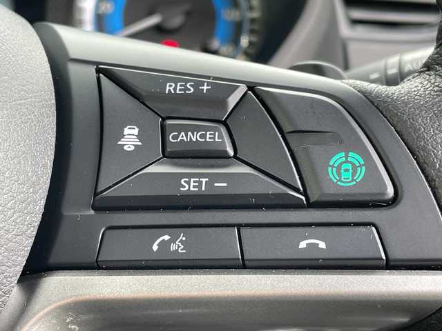 三菱 デリカミニ T プレミアム 長野県 2023(令5)年 0.4万km ＤグリーンＭ 禁煙車/純正9インチナビ/【MM223D-LM】/(フルセグTV/Bluetooth)/e-Assist/・衝突被害軽減ブレーキ/・踏み間違い衝突防止アシスト/・車線逸脱防止支援機能/・オートマチックハイビーム/・ふらつき警報/・前方衝突予測警報/・標識検知システム/・先行車発進通知/・マイパイロット（レーダークルーズコントロール・車線維持支援）/デジタルルームミラー/マルチアラウンドモニター/ビルトインETC/ハンズフリー両側パワースライドドア/前席シートヒーター/ハーフレザーシート/ステアリングヒーター/革巻きステアリング/パドルシフト/ステアリングスイッチ/電動パーキングブレーキ/ブレーキホールド/LEDヘッドライト/オートライト/スマートキー/Pスタート/電動格納ミラー/純正15インチAW/純正フロアマット/ルーフレール