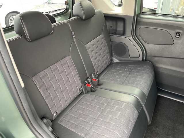 三菱 デリカミニ T プレミアム 長野県 2023(令5)年 0.4万km ＤグリーンＭ 禁煙車/純正9インチナビ/【MM223D-LM】/(フルセグTV/Bluetooth)/e-Assist/・衝突被害軽減ブレーキ/・踏み間違い衝突防止アシスト/・車線逸脱防止支援機能/・オートマチックハイビーム/・ふらつき警報/・前方衝突予測警報/・標識検知システム/・先行車発進通知/・マイパイロット（レーダークルーズコントロール・車線維持支援）/デジタルルームミラー/マルチアラウンドモニター/ビルトインETC/ハンズフリー両側パワースライドドア/前席シートヒーター/ハーフレザーシート/ステアリングヒーター/革巻きステアリング/パドルシフト/ステアリングスイッチ/電動パーキングブレーキ/ブレーキホールド/LEDヘッドライト/オートライト/スマートキー/Pスタート/電動格納ミラー/純正15インチAW/純正フロアマット/ルーフレール