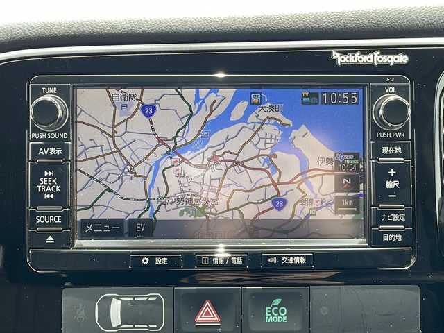三菱 アウトランダー ＰＨＥＶ G プレミアムパッケージ 三重県 2016(平28)年 7.8万km シルキーホワイト プッシュスタート/衝突軽減ブレーキ/レーンキープアシスト/コーナーセンサー/フルセグTV/横滑り防止/電動リヤゲート/パワーシート(D席)/電動格納ミラー/パドルシフト/レーンキープアシスト/ステアリングスイッチ/革巻きステアリング/ステアリングヒーター/前方ドライブレコーダー/オートライト/USB入力端子1ヶ所/100V入力端子1ヶ所/純正9型ナビ(AM/FM/CD/DVD/TV/BT)/ALPINE後席モニター/全周囲モニター/バックカメラ/純正フロアマット/充電ケーブル/スペアキー/シートヒーター(D+N席)/ビルトインETC/取扱説明書/保証書/禁煙車