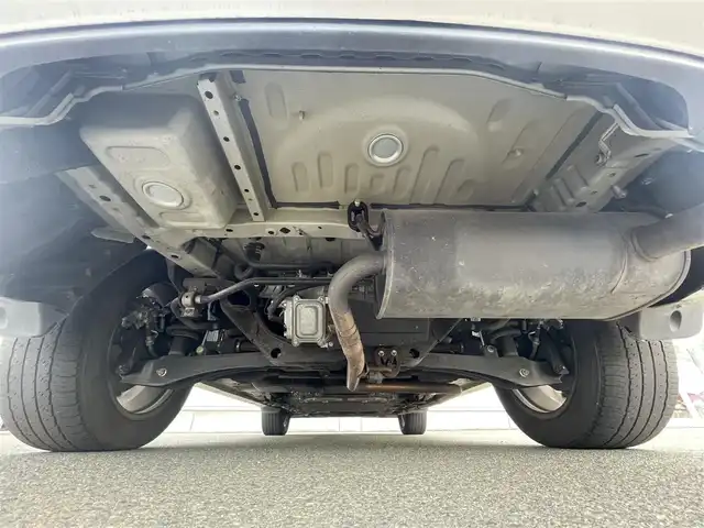 三菱 アウトランダー ＰＨＥＶ G プレミアムパッケージ 岩手県 2016(平28)年 7.8万km シルキーホワイト プッシュスタート/衝突軽減ブレーキ/レーンキープアシスト/コーナーセンサー/フルセグTV/横滑り防止/電動リヤゲート/パワーシート(D席)/電動格納ミラー/パドルシフト/レーンキープアシスト/ステアリングスイッチ/革巻きステアリング/ステアリングヒーター/前方ドライブレコーダー/オートライト/USB入力端子1ヶ所/100V入力端子1ヶ所/純正9型ナビ(AM/FM/CD/DVD/TV/BT)/ALPINE後席モニター/全周囲モニター/バックカメラ/純正フロアマット/充電ケーブル/スペアキー/シートヒーター(D+N席)/ビルトインETC/取扱説明書/保証書/禁煙車