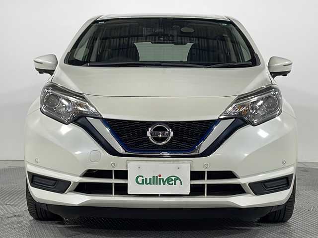 日産 ノート e－パワー X 広島県 2018(平30)年 3.5万km ブリリアントホワイトパール 純正ナビ/インテリジェントアラウンドビューモニター/インテリジェントルームミラー/衝突軽減ブレーキ/車線逸脱防止支援システム/ハイビームアシスト/踏み間違い衝突防止アシスト/前後ソナー/LEDヘッドランプ/純正15インチAW/ETC/ドライブレコーダー