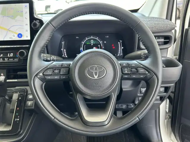 トヨタ シエンタ Z 兵庫県 2022(令4)年 2.4万km ホワイトパールクリスタルシャイン 純正ディーラー大型ナビ/（BT/フルセグTV/USB/Miracast）/全方位カメラ/両側パワースライドドア/ビルトインETC/前席シートヒーター/ハンドルヒーター/LEDヘッドライト/AUTOライト/スマートキー/社外デジタルインナーミラー/フロアマット