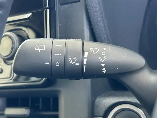 トヨタ シエンタ Z 兵庫県 2022(令4)年 2.4万km ホワイトパールクリスタルシャイン 純正ディーラー大型ナビ/（BT/フルセグTV/USB/Miracast）/全方位カメラ/両側パワースライドドア/ビルトインETC/前席シートヒーター/ハンドルヒーター/LEDヘッドライト/AUTOライト/スマートキー/社外デジタルインナーミラー/フロアマット