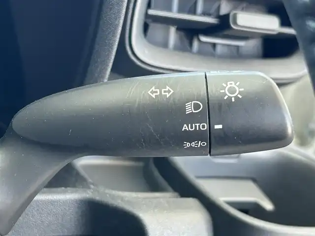 トヨタ シエンタ Z 兵庫県 2022(令4)年 2.4万km ホワイトパールクリスタルシャイン 純正ディーラー大型ナビ/（BT/フルセグTV/USB/Miracast）/全方位カメラ/両側パワースライドドア/ビルトインETC/前席シートヒーター/ハンドルヒーター/LEDヘッドライト/AUTOライト/スマートキー/社外デジタルインナーミラー/フロアマット