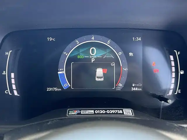 トヨタ シエンタ Z 兵庫県 2022(令4)年 2.4万km ホワイトパールクリスタルシャイン 純正ディーラー大型ナビ/（BT/フルセグTV/USB/Miracast）/全方位カメラ/両側パワースライドドア/ビルトインETC/前席シートヒーター/ハンドルヒーター/LEDヘッドライト/AUTOライト/スマートキー/社外デジタルインナーミラー/フロアマット