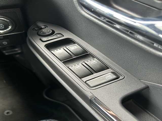 ダイハツ タント カスタム X 千葉県 2023(令5)年 1.4万km ブラックマイカメタリック 社外メモリナビ/CD/DVD/Bluetooth/フルセグTV/前後ドライブレコーダー/ETC/バックカメラ/両側パワースライドドア/衝突被害軽減システム/標識認識機能/誤発進抑制機能/ふらつき警報/先行車発進お知らせ/レーンキープコントロール/スマートキー/アイドリングストップ/横滑り防止装置/衝突被害軽減システム/ハーフレザーシート/前席シートヒーター/社外14インチアルミホイール/社外フロアマット/保証書・取扱説明書/ナビ取扱説明書