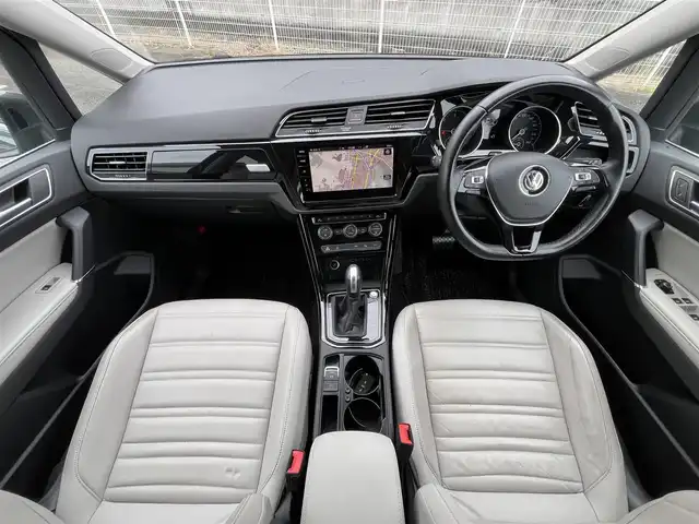 フォルクスワーゲン ゴルフ トゥーラン TDI プレミアム 静岡県 2020(令2)年 6万km インジウムグレーメタリッ ホワイトレザーシート/アダプティブクルーズコントロール/DiscoverPro/（フルセグ/BT/CD/DVD)/電動リアゲート/前後PDC/LEDヘッドライト/パーキングアシスト/電動シート/シートヒーター/スマートキー/LKA/BSM/バックカメラ/純正17インチアルミホイール