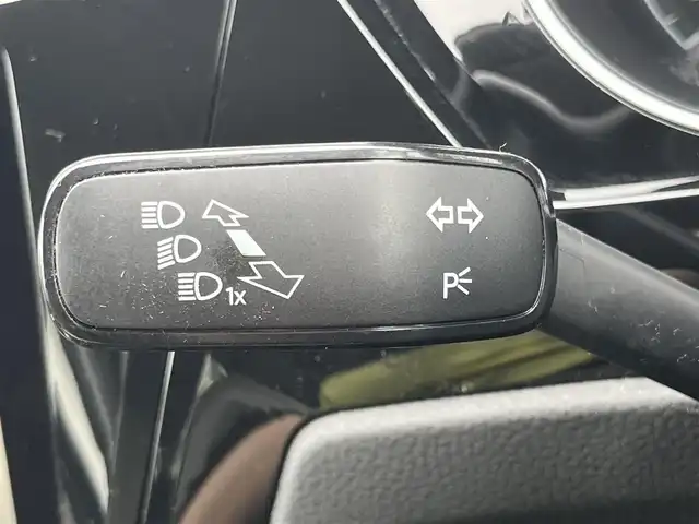 フォルクスワーゲン ゴルフ トゥーラン TDI プレミアム 静岡県 2020(令2)年 6万km インジウムグレーメタリッ ホワイトレザーシート/アダプティブクルーズコントロール/DiscoverPro/（フルセグ/BT/CD/DVD)/電動リアゲート/前後PDC/LEDヘッドライト/パーキングアシスト/電動シート/シートヒーター/スマートキー/LKA/BSM/バックカメラ/純正17インチアルミホイール