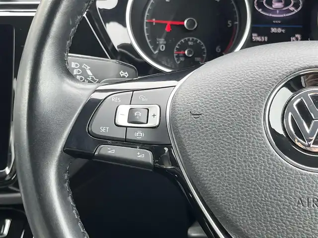 フォルクスワーゲン ゴルフ トゥーラン TDI プレミアム 静岡県 2020(令2)年 6万km インジウムグレーメタリッ ホワイトレザーシート/アダプティブクルーズコントロール/DiscoverPro/（フルセグ/BT/CD/DVD)/電動リアゲート/前後PDC/LEDヘッドライト/パーキングアシスト/電動シート/シートヒーター/スマートキー/LKA/BSM/バックカメラ/純正17インチアルミホイール