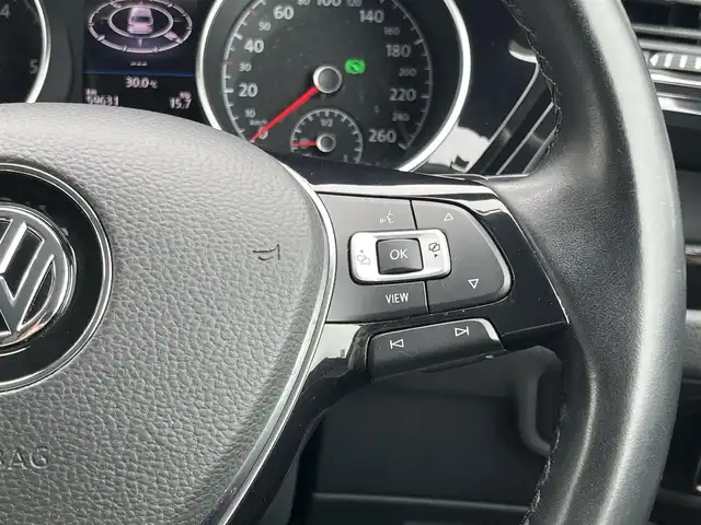 フォルクスワーゲン ゴルフ トゥーラン TDI プレミアム 静岡県 2020(令2)年 6万km インジウムグレーメタリッ ホワイトレザーシート/アダプティブクルーズコントロール/DiscoverPro/（フルセグ/BT/CD/DVD)/電動リアゲート/前後PDC/LEDヘッドライト/パーキングアシスト/電動シート/シートヒーター/スマートキー/LKA/BSM/バックカメラ/純正17インチアルミホイール