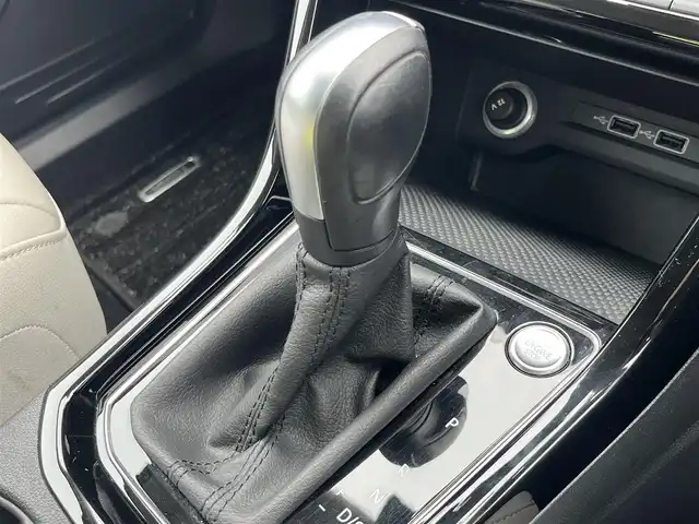 フォルクスワーゲン ゴルフ トゥーラン TDI プレミアム 静岡県 2020(令2)年 6万km インジウムグレーメタリッ ホワイトレザーシート/アダプティブクルーズコントロール/DiscoverPro/（フルセグ/BT/CD/DVD)/電動リアゲート/前後PDC/LEDヘッドライト/パーキングアシスト/電動シート/シートヒーター/スマートキー/LKA/BSM/バックカメラ/純正17インチアルミホイール