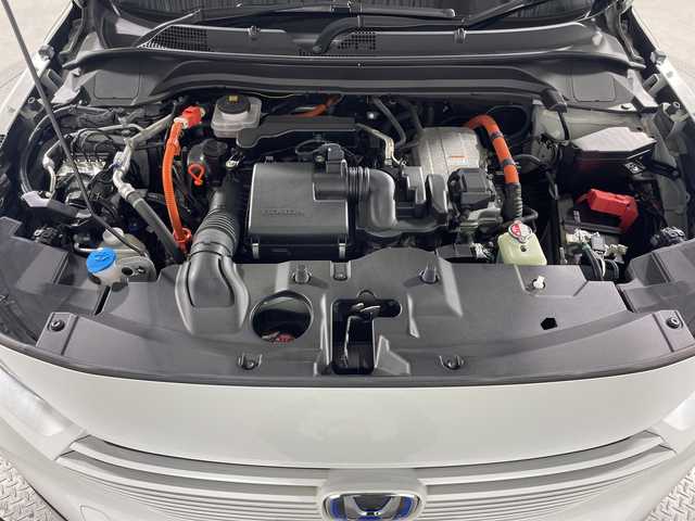 ホンダ ヴェゼル ハイブリッド e:HEV X 神奈川県 2022(令4)年 4.4万km プラチナホワイトパール ホンダコネクトディスプレイ/・インターナビ/・9インチワイドディスプレイ/・地デジTV/・AM/FMチューナー/・リアワイドカメラ/・ETC2.0/・Bluetooth/・ハンズフリーホン機能/・信号情報活用支援システム/・ワイヤレス充電/ホンダセンシング/・衝突軽減ブレーキ/・誤発進抑制機能/・後方誤発進抑制機能/・車線維持支援システム/・標識認識機能/・渋滞追従機能付きクルコン/・先行車発進お知らせ機能/前後ドライブレコーダー/前後クリアランスソナー/LEDヘッドライト