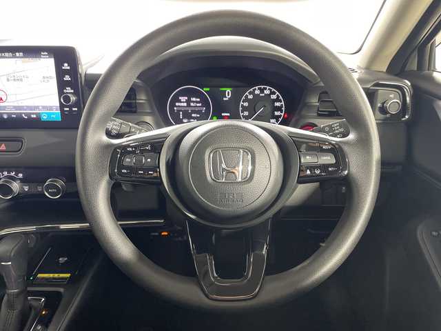 ホンダ ヴェゼル ハイブリッド e:HEV X 神奈川県 2022(令4)年 4.4万km プラチナホワイトパール ホンダコネクトディスプレイ/・インターナビ/・9インチワイドディスプレイ/・地デジTV/・AM/FMチューナー/・リアワイドカメラ/・ETC2.0/・Bluetooth/・ハンズフリーホン機能/・信号情報活用支援システム/・ワイヤレス充電/ホンダセンシング/・衝突軽減ブレーキ/・誤発進抑制機能/・後方誤発進抑制機能/・車線維持支援システム/・標識認識機能/・渋滞追従機能付きクルコン/・先行車発進お知らせ機能/前後ドライブレコーダー/前後クリアランスソナー/LEDヘッドライト