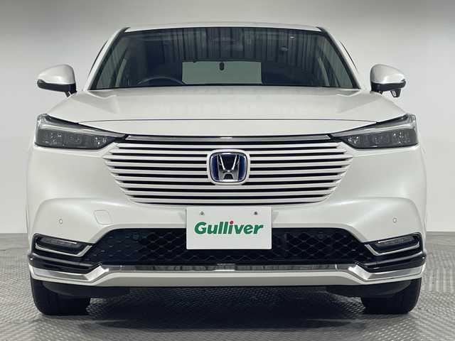 ホンダ ヴェゼル ハイブリッド e:HEV X 神奈川県 2022(令4)年 4.4万km プラチナホワイトパール ホンダコネクトディスプレイ/・インターナビ/・9インチワイドディスプレイ/・地デジTV/・AM/FMチューナー/・リアワイドカメラ/・ETC2.0/・Bluetooth/・ハンズフリーホン機能/・信号情報活用支援システム/・ワイヤレス充電/ホンダセンシング/・衝突軽減ブレーキ/・誤発進抑制機能/・後方誤発進抑制機能/・車線維持支援システム/・標識認識機能/・渋滞追従機能付きクルコン/・先行車発進お知らせ機能/前後ドライブレコーダー/前後クリアランスソナー/LEDヘッドライト