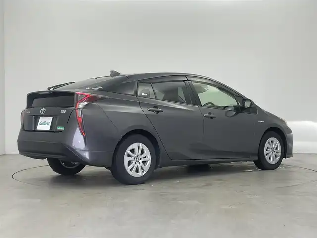 トヨタ プリウス S 埼玉県 2016(平28)年 1.8万km グレーメタリック 純正９インチナビ　バックカメラ　レーダークルーズコントロール　セーフティセンス　プッシュスタート　スマートキー　ＬＥＤヘッドライト　ビルトインＥＴＣ　地デジフルセグ　Ｂｌｕｅｔｏｏｔｈ