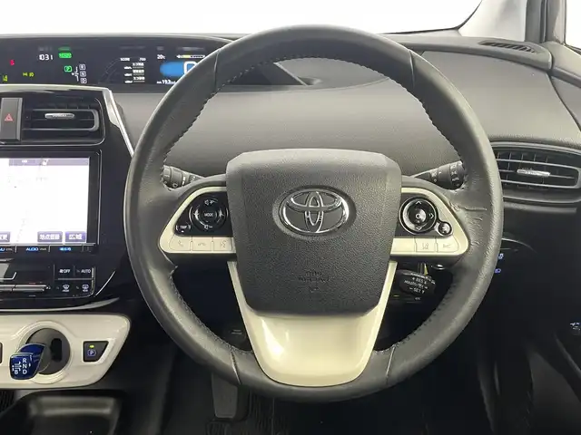 トヨタ プリウス S 埼玉県 2016(平28)年 1.8万km グレーメタリック 純正９インチナビ　バックカメラ　レーダークルーズコントロール　セーフティセンス　プッシュスタート　スマートキー　ＬＥＤヘッドライト　ビルトインＥＴＣ　地デジフルセグ　Ｂｌｕｅｔｏｏｔｈ