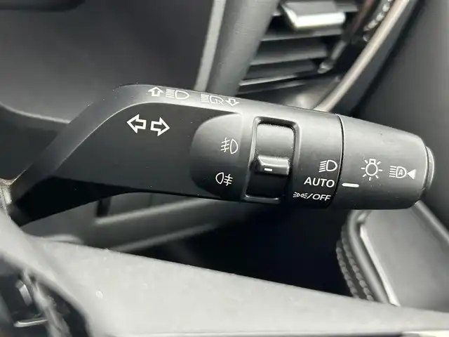 日産 エクストレイル X e－4ORCE エクストリーマーX 熊本県 2022(令4)年 6.2万km カスピアンブルー 禁煙車　/純正ナビ　/純正前後ドライブレコーダー　/ビルトインＥＴＣ２．０　/前後クリアランスソナー　/前席シートヒーター　/ステアリングヒーター/前席パワーシート　/レーダークルーズコントロール　/ブラインドスポットモニター/インテリジェントエマージェンシーブレーキ/前方衝突予測警報/プロパイロット/ハイビームアシスト/踏み間違い衝突防止アシスト/標識認識機能/車線逸脱警報/ふらつき警報機能/後退時車両検知警報/横滑り防止/パワーバックドア/ハーフレザーシート/純正フロアマット/純正１８インチAW/オートライト/LEDヘッドライト/フォグライト/スマートキー/プッシュスタート/スペアキー1本