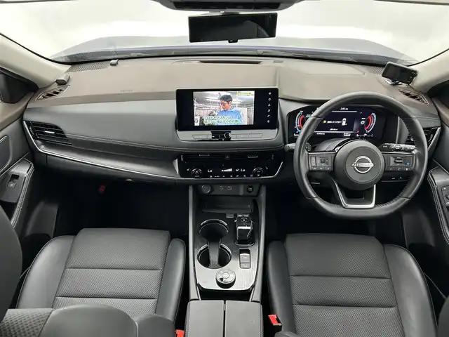 日産 エクストレイル X e－4ORCE エクストリーマーX 熊本県 2022(令4)年 6.2万km カスピアンブルー 禁煙車　/純正ナビ　/純正前後ドライブレコーダー　/ビルトインＥＴＣ２．０　/前後クリアランスソナー　/前席シートヒーター　/ステアリングヒーター/前席パワーシート　/レーダークルーズコントロール　/ブラインドスポットモニター/インテリジェントエマージェンシーブレーキ/前方衝突予測警報/プロパイロット/ハイビームアシスト/踏み間違い衝突防止アシスト/標識認識機能/車線逸脱警報/ふらつき警報機能/後退時車両検知警報/横滑り防止/パワーバックドア/ハーフレザーシート/純正フロアマット/純正１８インチAW/オートライト/LEDヘッドライト/フォグライト/スマートキー/プッシュスタート/スペアキー1本