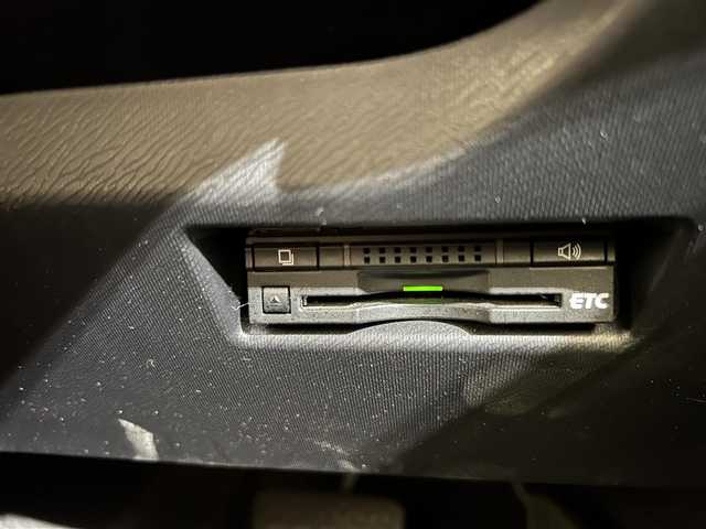 トヨタ アクア G 鹿児島県 2016(平28)年 4.5万km スーパーレッドⅤ ・ナビ（ワンセグＴＶ・ＢＴ・ＦＭ・ＡＭ・ＣＤ・ＤＶＤ・ＳＤ）/・バックカメラ　/・ＥＴＣ　/・前方ドラレコ　/・クルーズコントロール　/・オートマチックハイビーム　/・レーンキープアシスト　/・衝突軽減ブレーキ/・DN席シートヒーター/・スペアキー