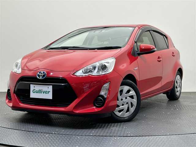 トヨタ アクア G 鹿児島県 2016(平28)年 4.5万km スーパーレッドⅤ ・ナビ（ワンセグＴＶ・ＢＴ・ＦＭ・ＡＭ・ＣＤ・ＤＶＤ・ＳＤ）/・バックカメラ　/・ＥＴＣ　/・前方ドラレコ　/・クルーズコントロール　/・オートマチックハイビーム　/・レーンキープアシスト　/・衝突軽減ブレーキ/・DN席シートヒーター/・スペアキー