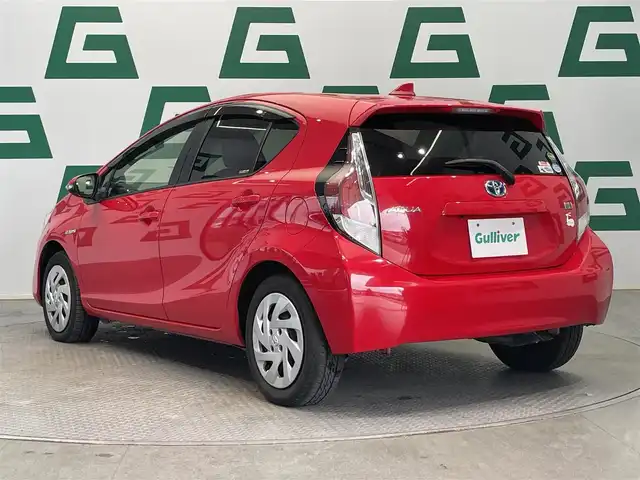 トヨタ アクア G 鹿児島県 2016(平28)年 4.5万km スーパーレッドⅤ ・ナビ（ワンセグＴＶ・ＢＴ・ＦＭ・ＡＭ・ＣＤ・ＤＶＤ・ＳＤ）/・バックカメラ　/・ＥＴＣ　/・前方ドラレコ　/・クルーズコントロール　/・オートマチックハイビーム　/・レーンキープアシスト　/・衝突軽減ブレーキ/・DN席シートヒーター/・スペアキー