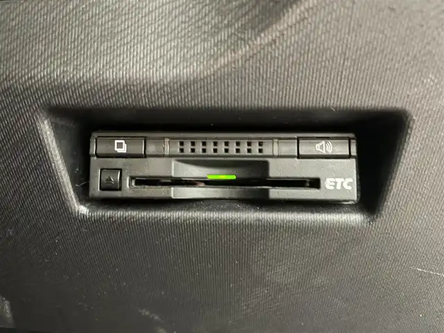 トヨタ アクア G 鹿児島県 2016(平28)年 4.5万km スーパーレッドⅤ ・ナビ（ワンセグＴＶ・ＢＴ・ＦＭ・ＡＭ・ＣＤ・ＤＶＤ・ＳＤ）/・バックカメラ　/・ＥＴＣ　/・前方ドラレコ　/・クルーズコントロール　/・オートマチックハイビーム　/・レーンキープアシスト　/・衝突軽減ブレーキ/・DN席シートヒーター/・スペアキー